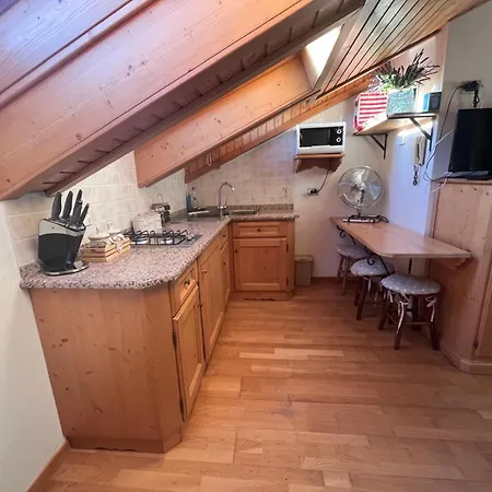 Mansardina Il Nido דירה פאדולה